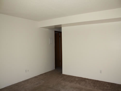 A two-bedroom at The Laurel Apartments on 1585 Hillside Drive, apartment 5 in Pullman, Wa