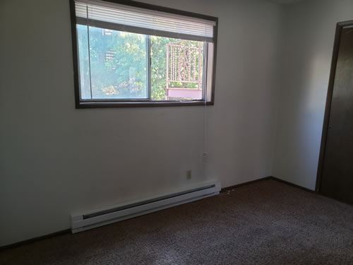 Apartment Rentals: Valley View Apartments, Pullman, WA: apartment 12.