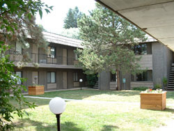 An exterior picture of The Laurel Apartments on 1585 Turner Drive in Pullman, Wa