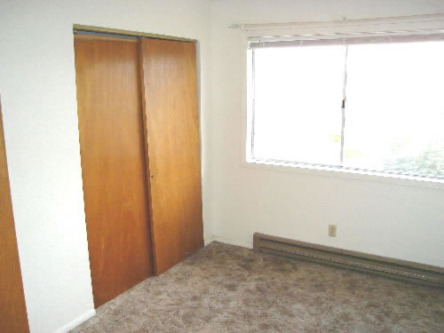 Picture of apartment 13, a one-bedroom at The Cougar Apartments, in Pullman, Wa